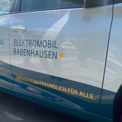 Auf diesem Bild sieht man das E-Car der Stadt Babenhausen.