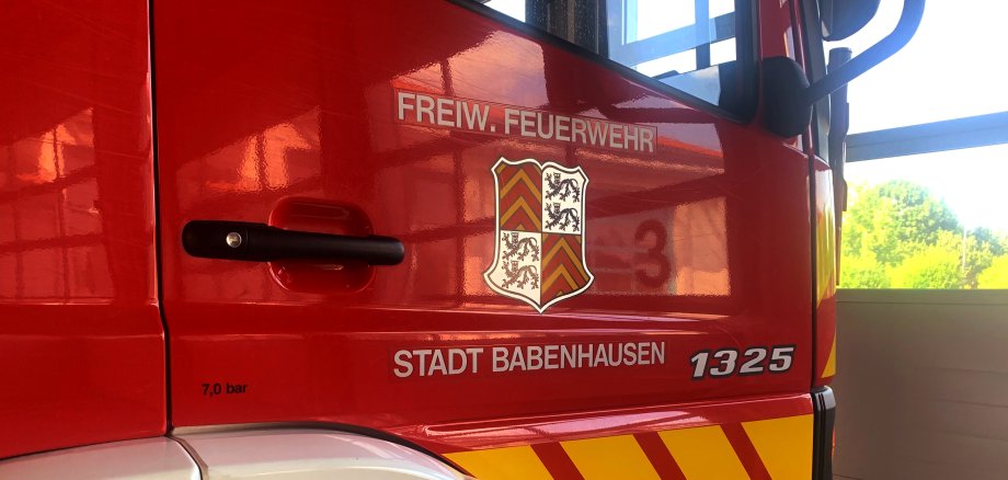 Auf diesem Bild sieht man ein Feuerwehrauto